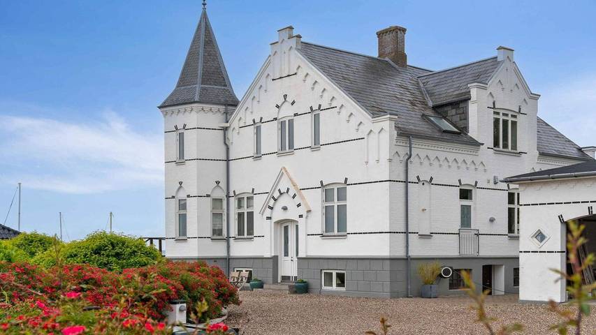 Ferieudlejning for 8 personer, med sauna og terrasse i Lohals