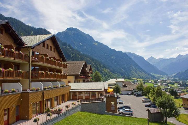 Hôtel pour 3 personnes, avec jacuzzi et piscine ainsi que terrasse et sauna, animaux acceptés