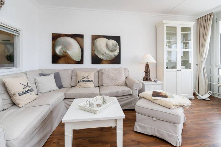 Ganze Wohnung, Modernes und zentrales App. für 2 Pers. mit Balkon, Pkw-Stellplatz, Wlan. in Westerland, Sylt (Gemeinde)