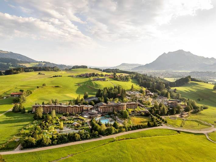 Resort für 6 Personen, mit Whirlpool und Terrasse sowie Garten und Kinderpool in Ofterschwang
