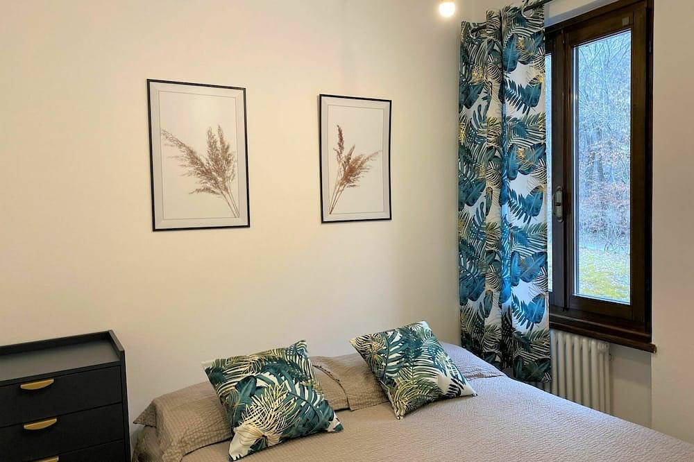 Ganze Wohnung, Schöne Wohnung für 5 Gäste mit Pool,  W-Lan, Tv, Balkon und Haustiere erlaubt in Molina di Ledro, Ledro
