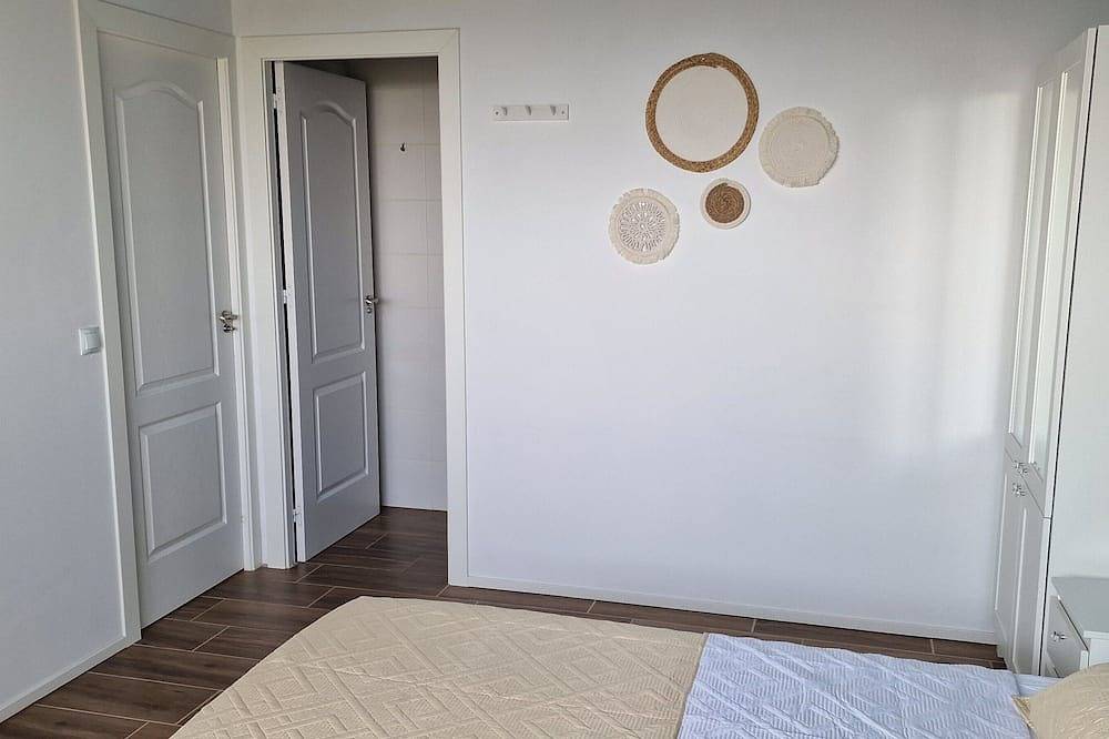 Apartamento entero, Villa Contenta Canyelles, on top of the hill, sea view. Petfriendly!  in Canyelles (Barcelona), Garraf
