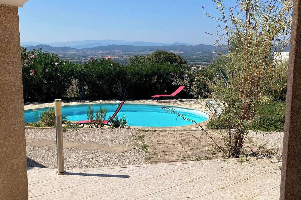 Villa piscine privée vue panoramique Cévennes. in Barjac, Région d'Alès