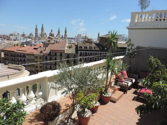 Apartamento de vacaciones para 5 personas, con Balcón y Terraza además de Jardín y Vistas en Zaragoza