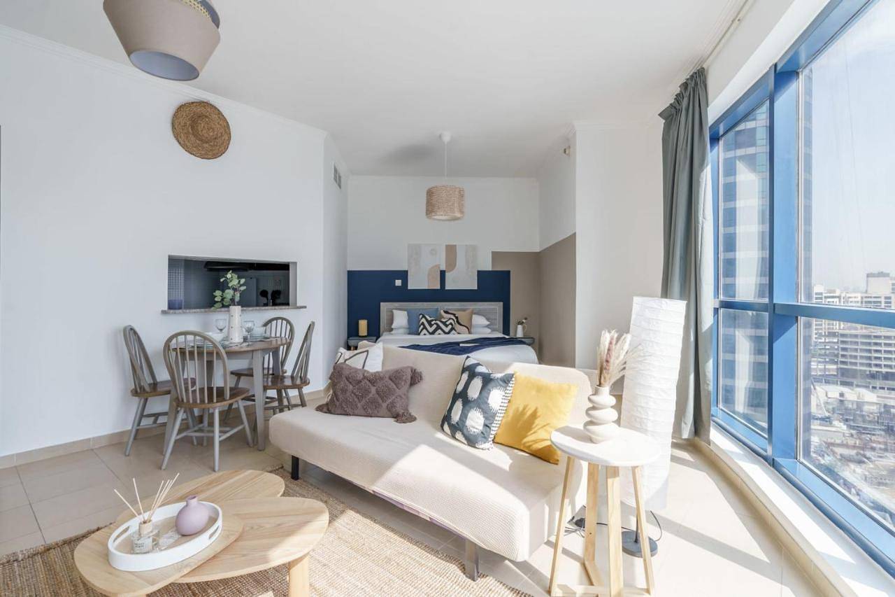 Entire apartment, Guestready - Amazing studio with a nice Lake View in Dubai, Emirate of Dubai