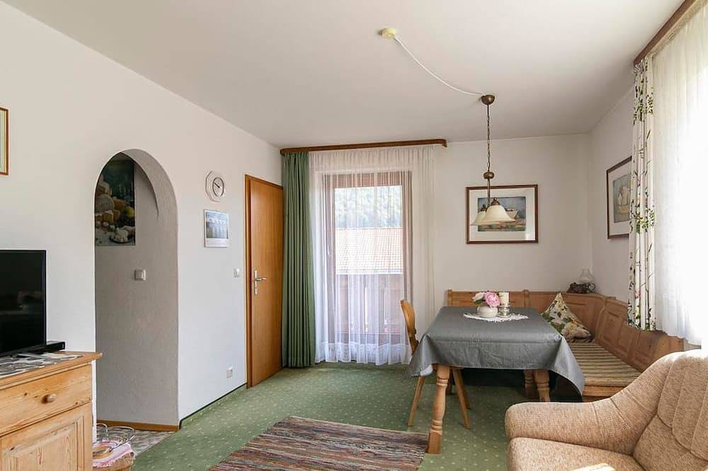 Ganze Wohnung, Ferienwohnung - Gästehaus Aschauer in Weissbach an der Alpenstrasse, Schneizlreuth