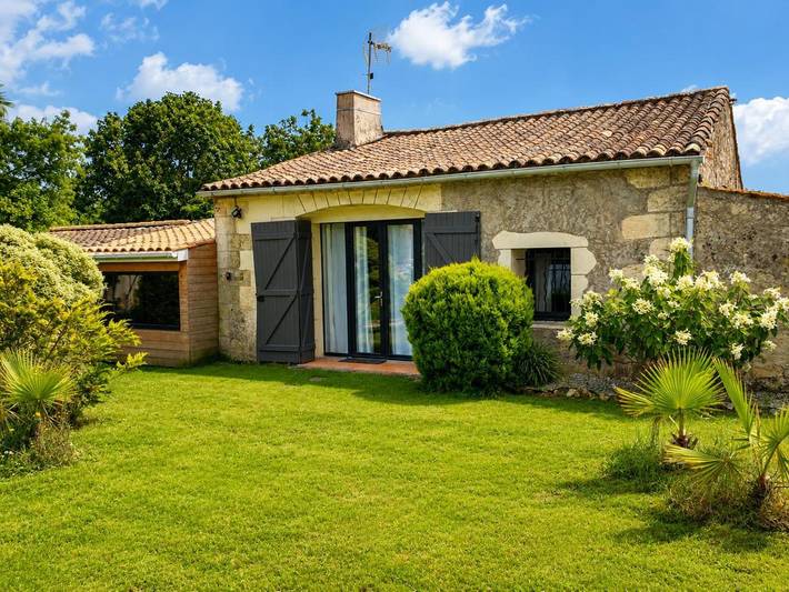 Location de vacances pour 2 personnes, avec Terrasse et Jardin à Bégadan
