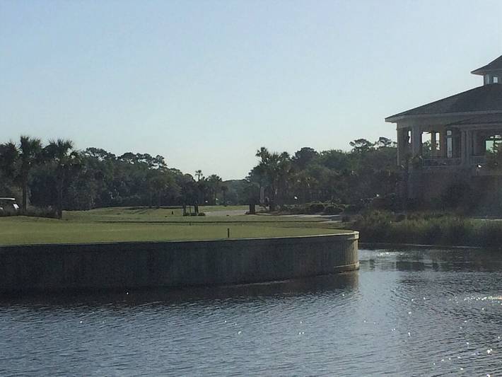 Vacation rental for 4 people, with terrace and pool, with pets in Hilton Head Island
