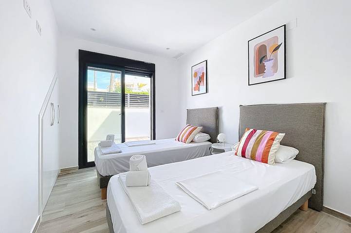 Villa pour 8 personnes, avec balcon et jardin à Guardamar del Segura - 2