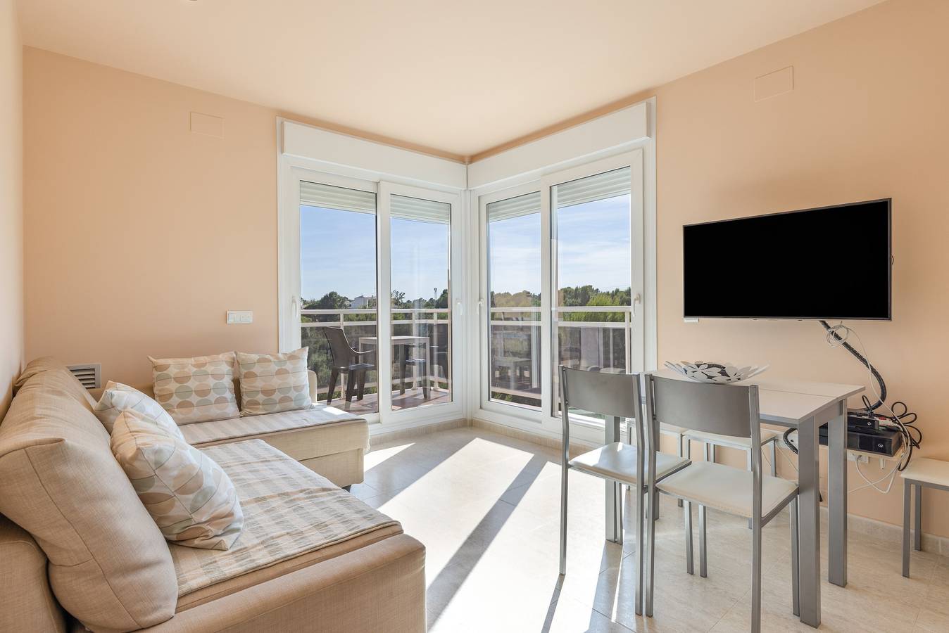 Entire apartment, Apartment 'Turó De Tjelle' with Sea View, Wi-Fi and Air Conditioning in el Perelló, Costa Dorada