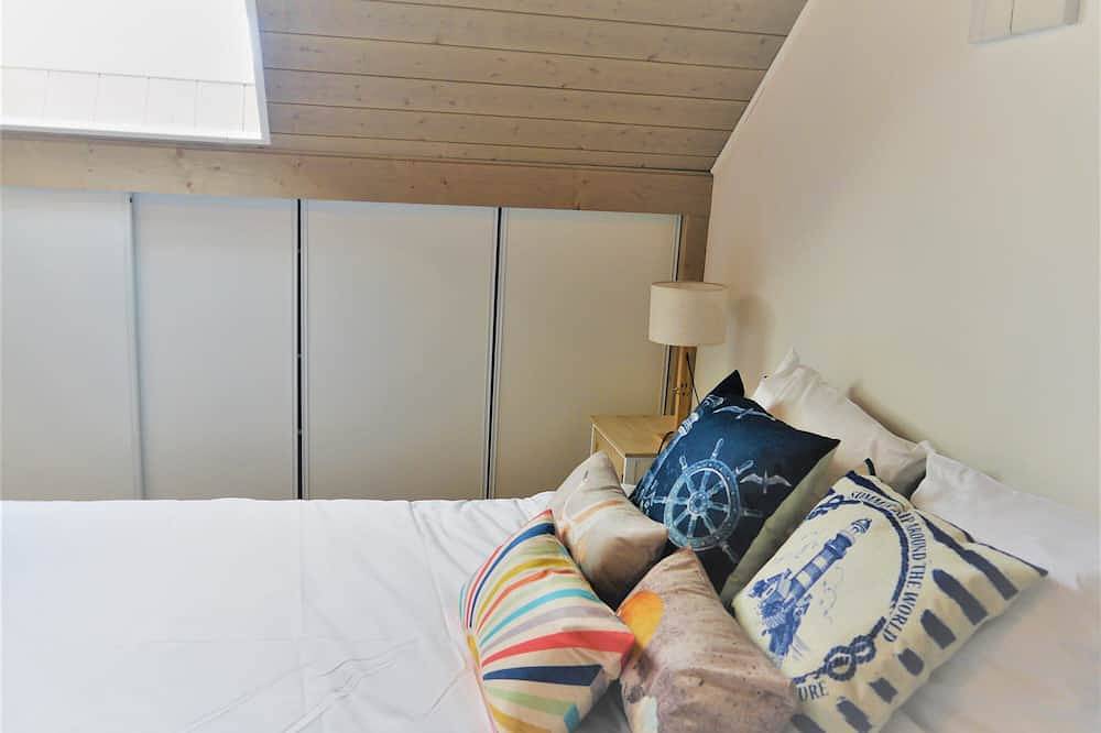 Apartamento entero, 13K Apt Arz 39m²- Au Calme, vue sur les Toits, Proche Centre-ville in Vannes, Côte des Mégalithes