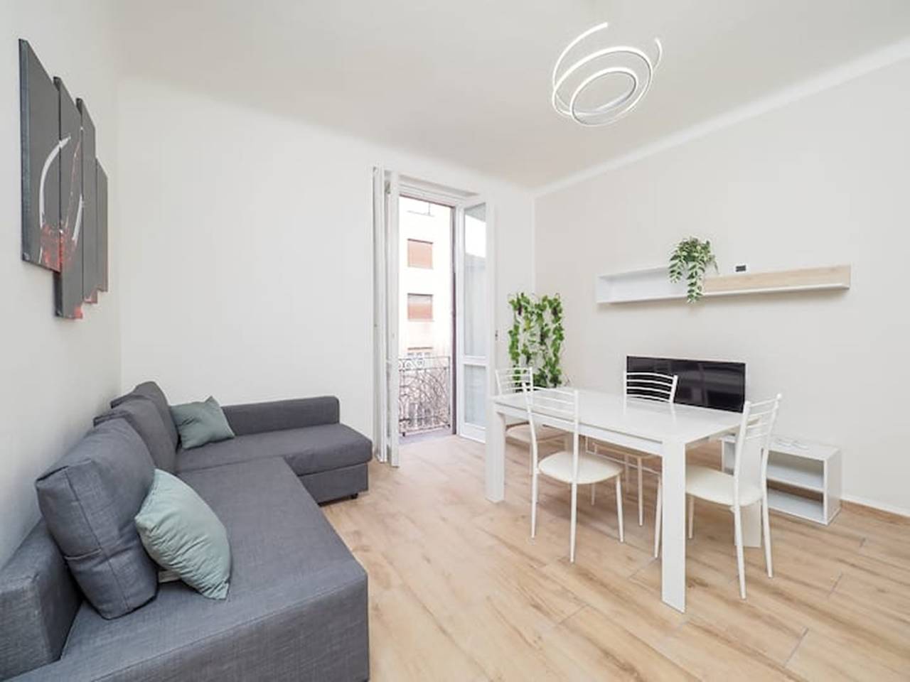 Entire apartment, [20 Min from Duomo] exclusive house - city center in Sesto San Giovanni, Milan Province