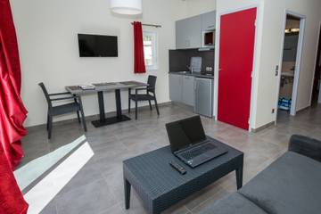 Location De Vacances pour 2 Personnes dans Grimaud, Région de Draguignan, Photo 1
