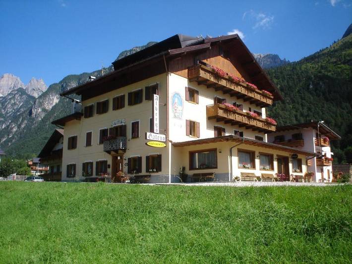 Hotel per 4 persone, con giardino - 1