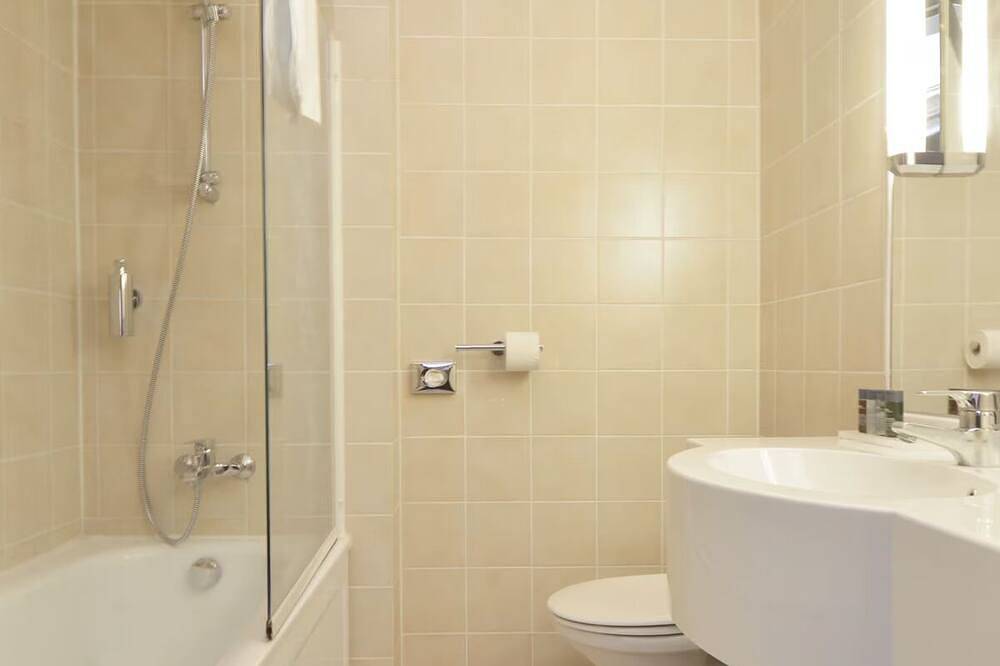 Modern Amenities with Onsite Dining and Easy Access to Cultural Attractions! in Noord-Brabant