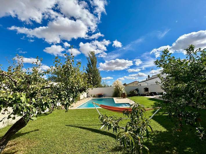 Casa rural para 8 personas, con Terraza y Jardín además de Piscina y Vistas en Alcabón - 4