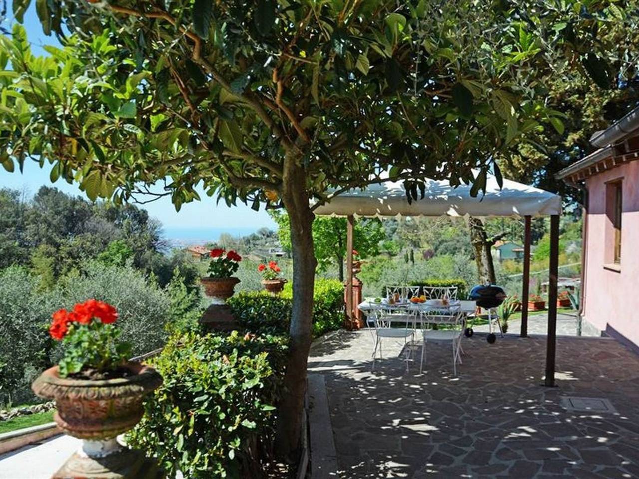 Ganze Wohnung, Wohnung 'Cecilia6' mit Gemeinschaftspool in Massarosa, Italienische Riviera