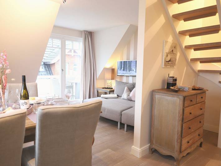 Ganze Wohnung, Gemütliche 2-Zimmer-Wohnung mit Südbalkon in Wenningstedt, nah am Strand in Wenningstedt, Sylt