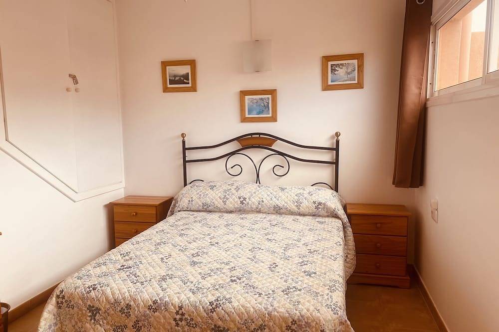 Spacious 3 bed/2 bath house, on a gated complex, Fibre Wifi. Two communal pools. in Costa de Antigua, Antigua