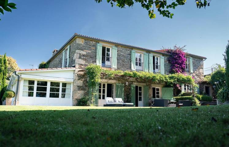 Casa de férias para 8 pessoas, com piscina e varanda e ainda vista and jardim em Paderne (Espanha)
