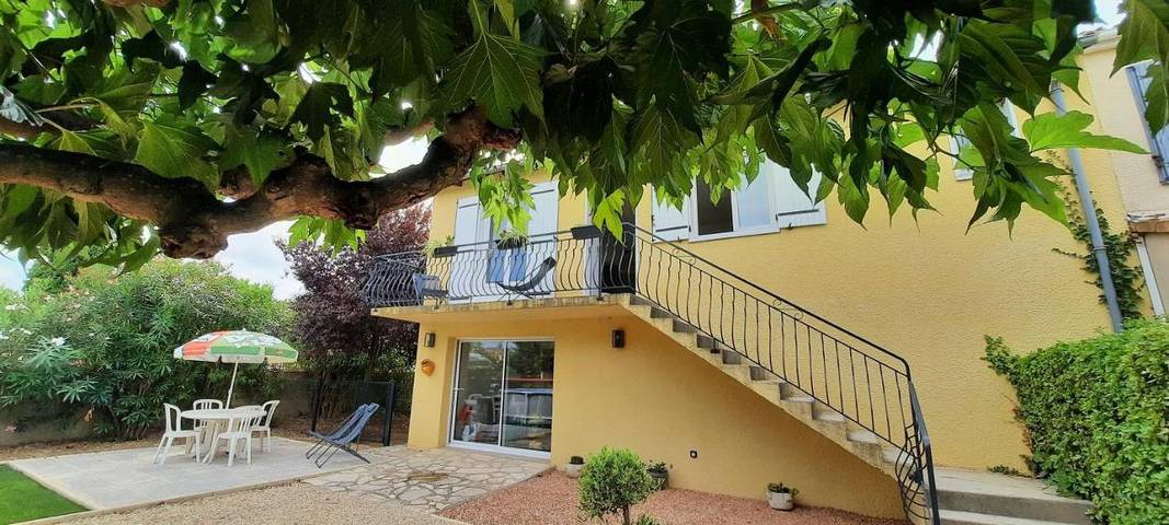 Gîte pour 4 personnes, avec piscine ainsi que vue et jardin à Cournonterral - 4