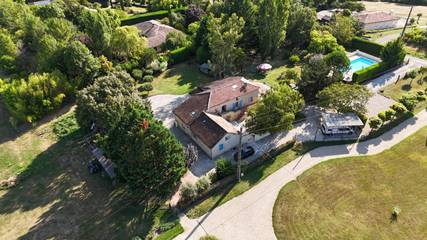 Chambre d’hôte pour 2 personnes, avec terrasse ainsi que piscine et jardin à Montesquieu (Tarn-et-Garonne)