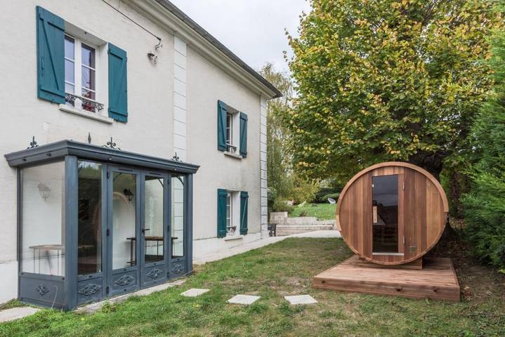 Location de vacances pour 14 personnes, avec sauna et jardin à Chalifert