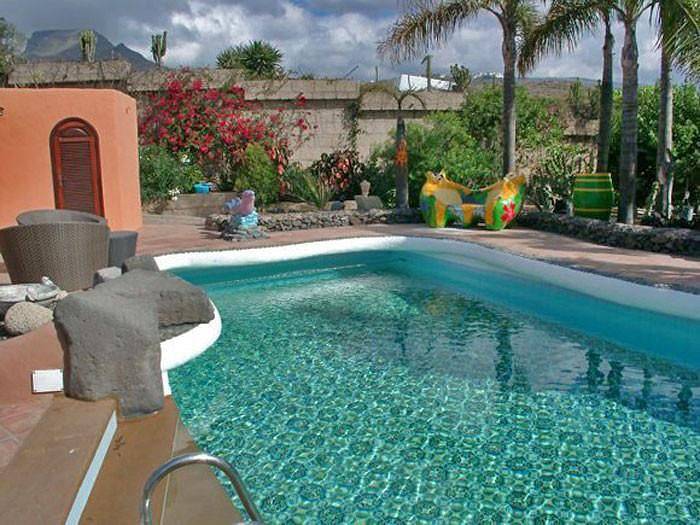 Luxurious villa in Chayofa with pool, terrace and furnished Bbq area in Chayofa, Arona