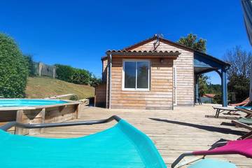 Gîte pour 4 personnes, avec terrasse ainsi que jardin et jacuzzi, animaux acceptés à Proissans