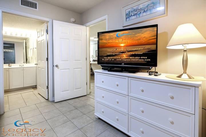 Vacation rental for 8 people, with hot tub and pool as well as balcony in Okaloosa Island