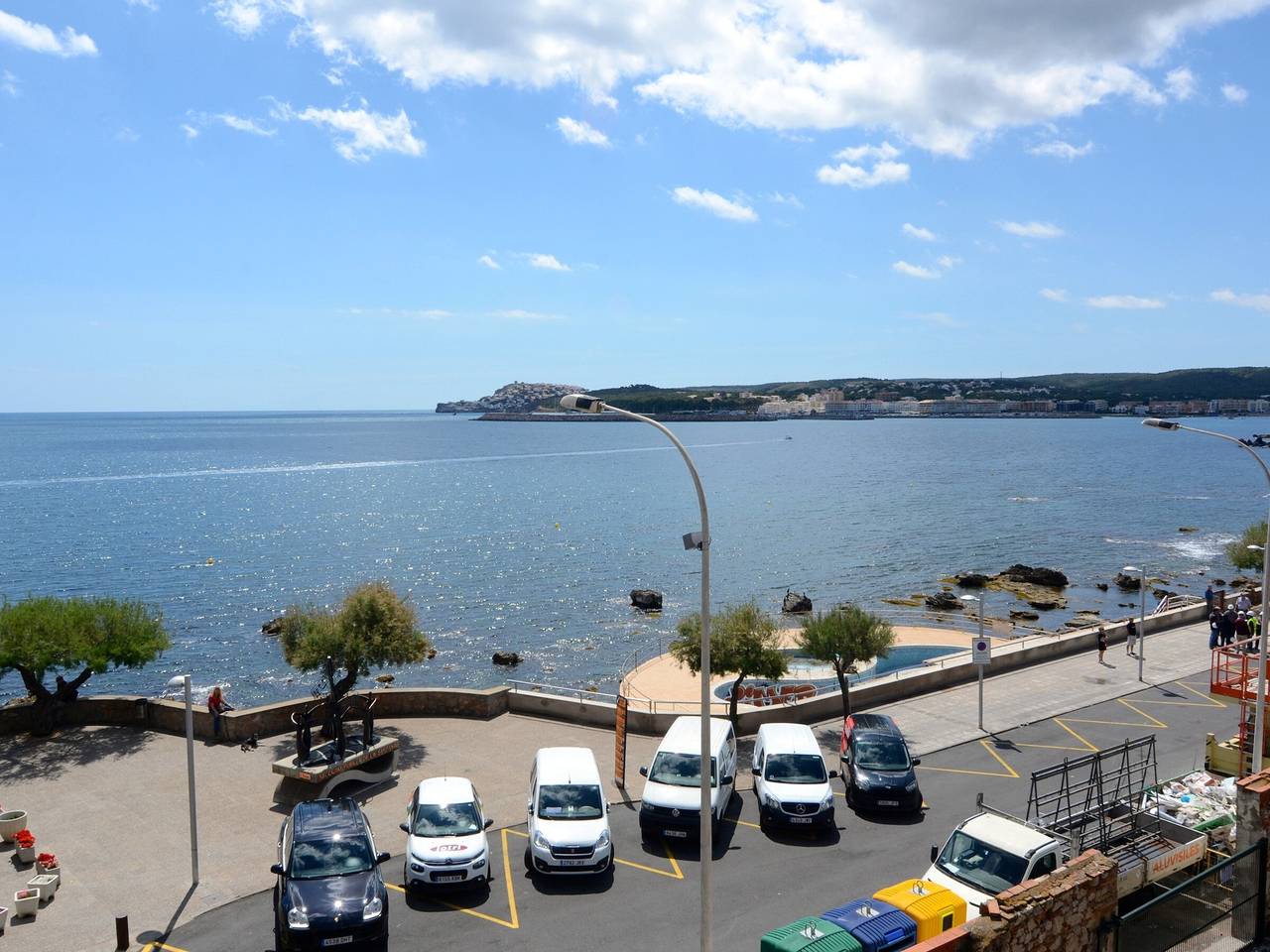 Geheel appartement, Spacious apartment in L'Escala for 10 people with parking and terrace in L'Escala, Upper Empordà