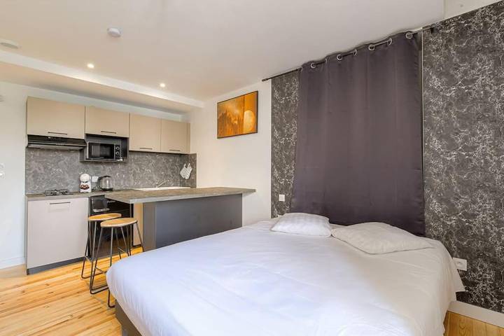 Gîte pour 2 personnes, avec terrasse à Loyettes - 4