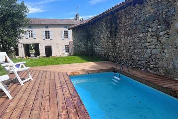 Gîte pour 12 personnes, avec piscine à Arguenos