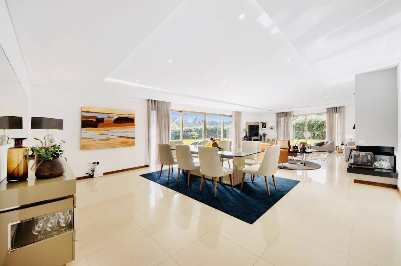 Villa 'Ria Lounge House' mit privater Terrasse, Balkon und Wlan in Ria de Aveiro, Torreira