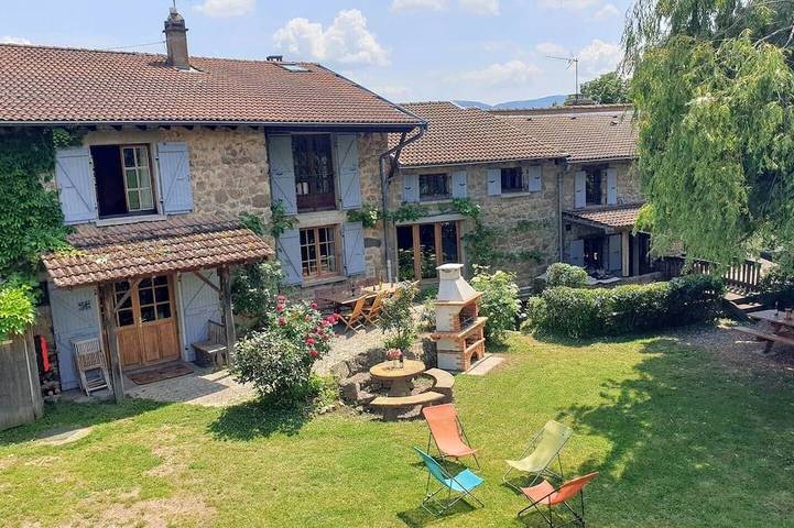 Location de vacances pour 15 personnes, avec jardin, animaux acceptés à Lamastre