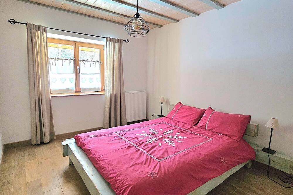 House in the heart of the Jura in Saint-Laurent-en-Grandvaux, Parc naturel régional du Haut-Jura