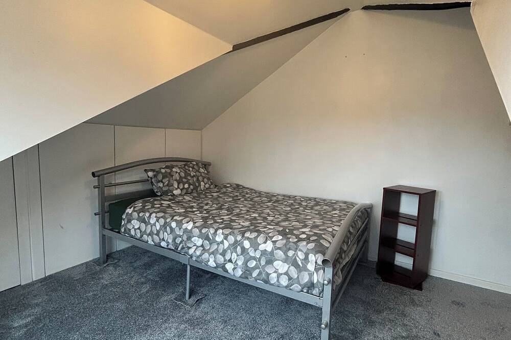 3 Bedroom Lovely Calm Independent Family Home in Bexley, Londres