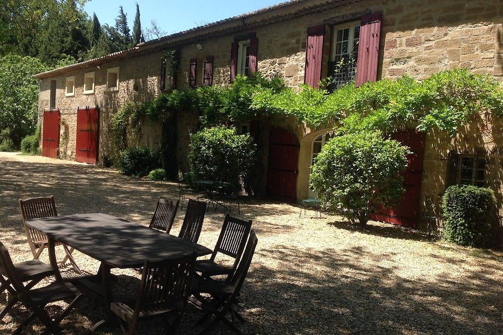 Beau mas provençal 18/20 personnes idéal famille nombreuse ou groupe d’amis in Monteux, Vaucluse
