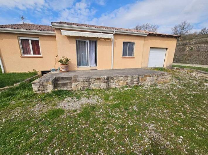 Location de vacances pour 4 personnes, avec vue et terrasse, animaux acceptés à Saint-Georges-de-Luzençon