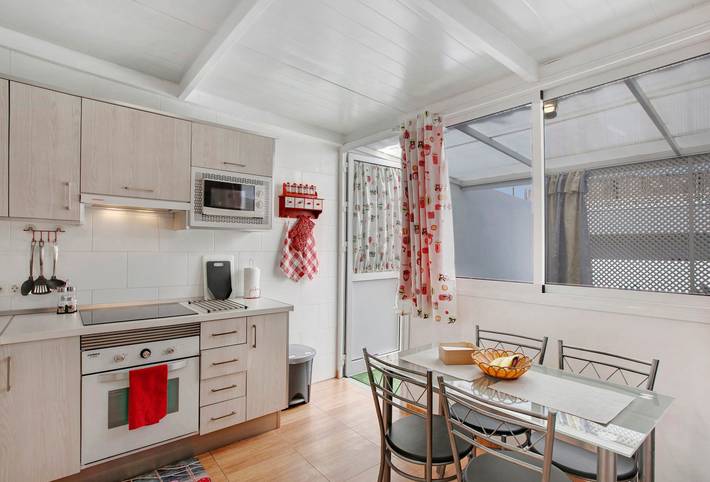 Apartamento entero, Amplia Terraza solarium a 3 minutos de la playa, entre los paseos marítimos in Puerto Santiago, Santiago del Teide