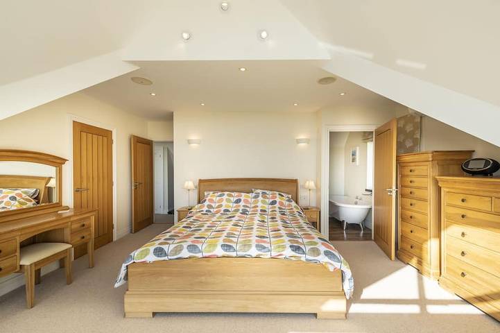 Profitez d'une vue imprenable sur la mer depuis une maison de vacances côtière contemporaine indépendante in Woolacombe, Devon
