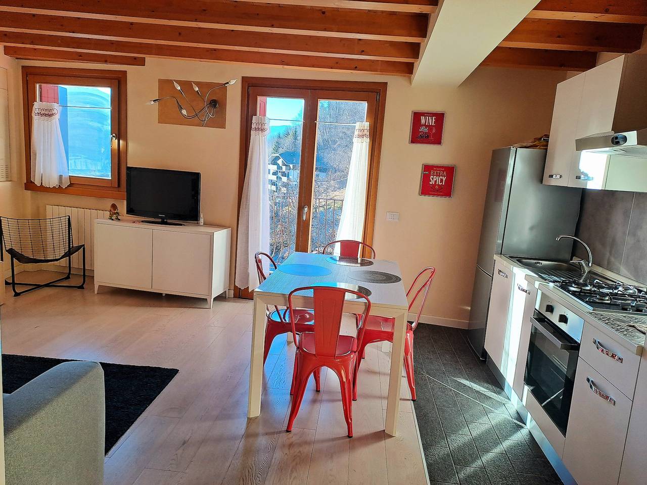 Appartamento intero, Appartamento 'La Casa Di Allegra' con vista sulle montagne e balcone in Vione (villaggio), Vione