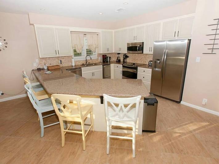 Vacation house for 12 people, with balcony and pool by Orange Beach