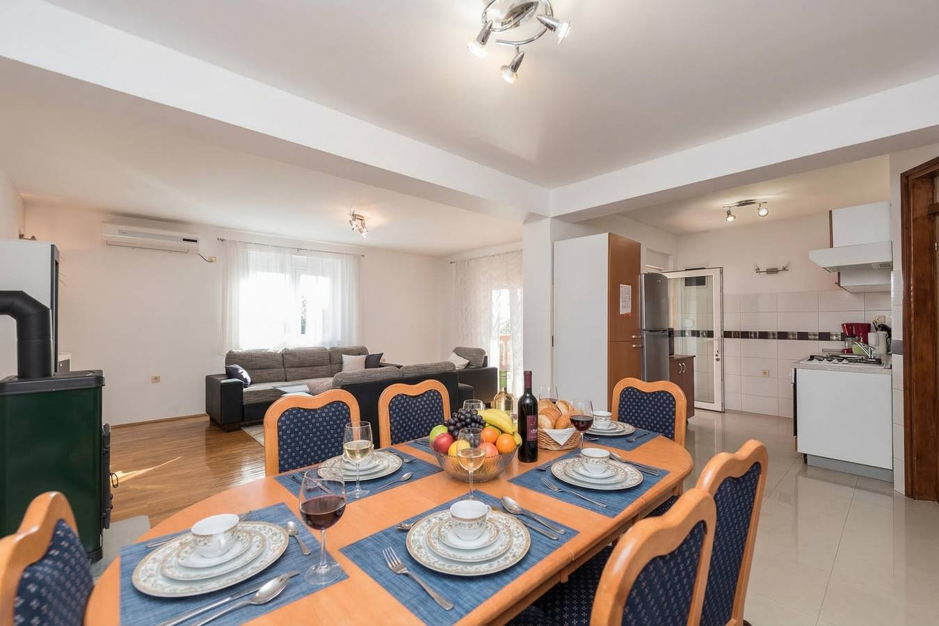 Family Friendly Pool House Ana near Zadar in Bibinje, Zadar