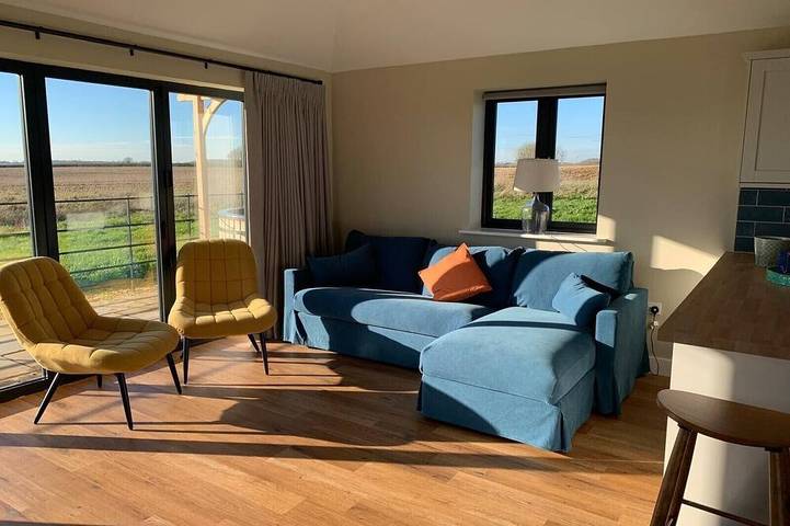 Peaceful Countryside Retreat in Northamptonshire with Wood Fired Hot Tub in Northamptonshire
