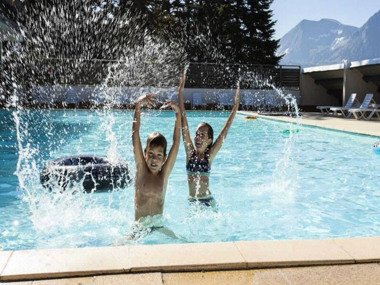 Entire apartment, Apartment in Belledonne with Mountain Views in Chamrousse, Écrins National Park
