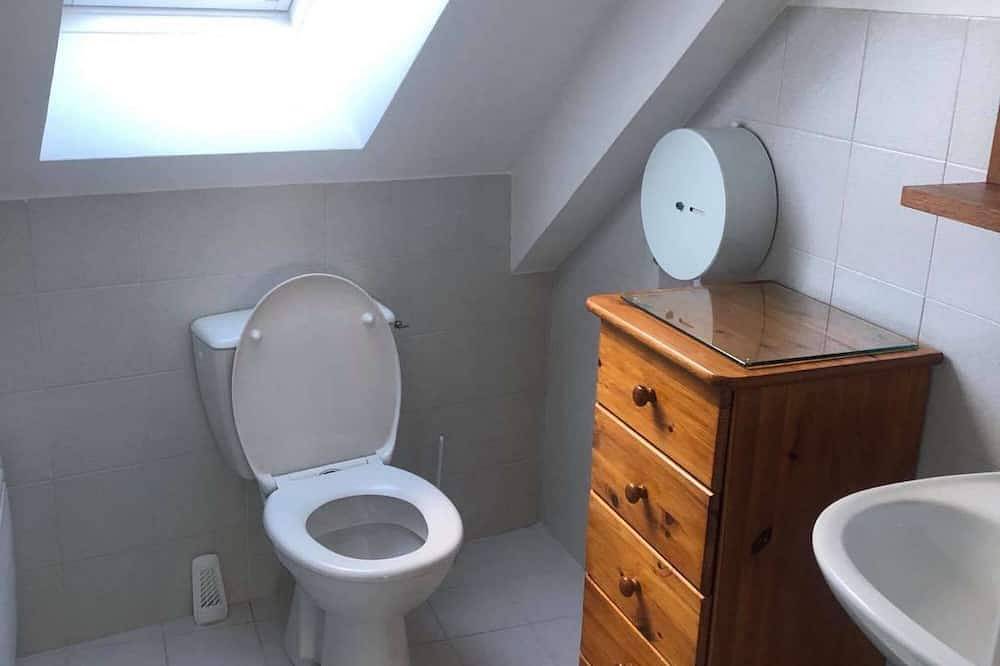 Entire apartment, Eléonore, duplex, shared courtyard near sea (3) in Ver-sur-Mer, Côte de Nacre