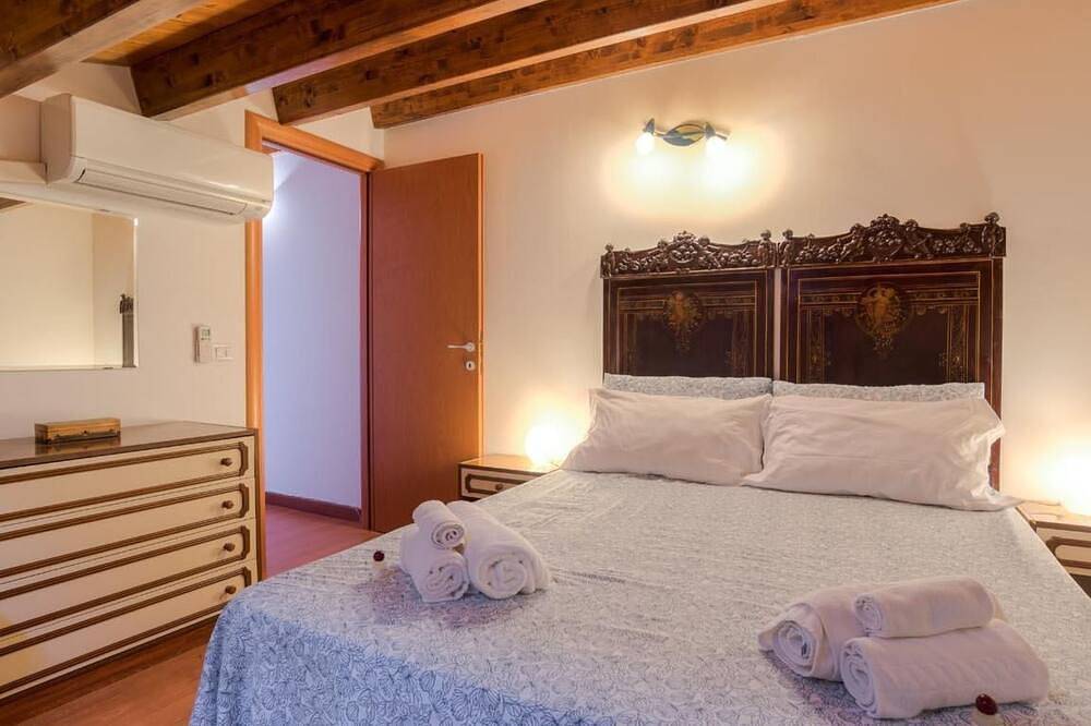 Appartamento intero, Agamennone, Wohnung 20 Meter vom Meer entfernt mit einer möblierten Terrasse. in Punta Secca, Santa Croce Camerina