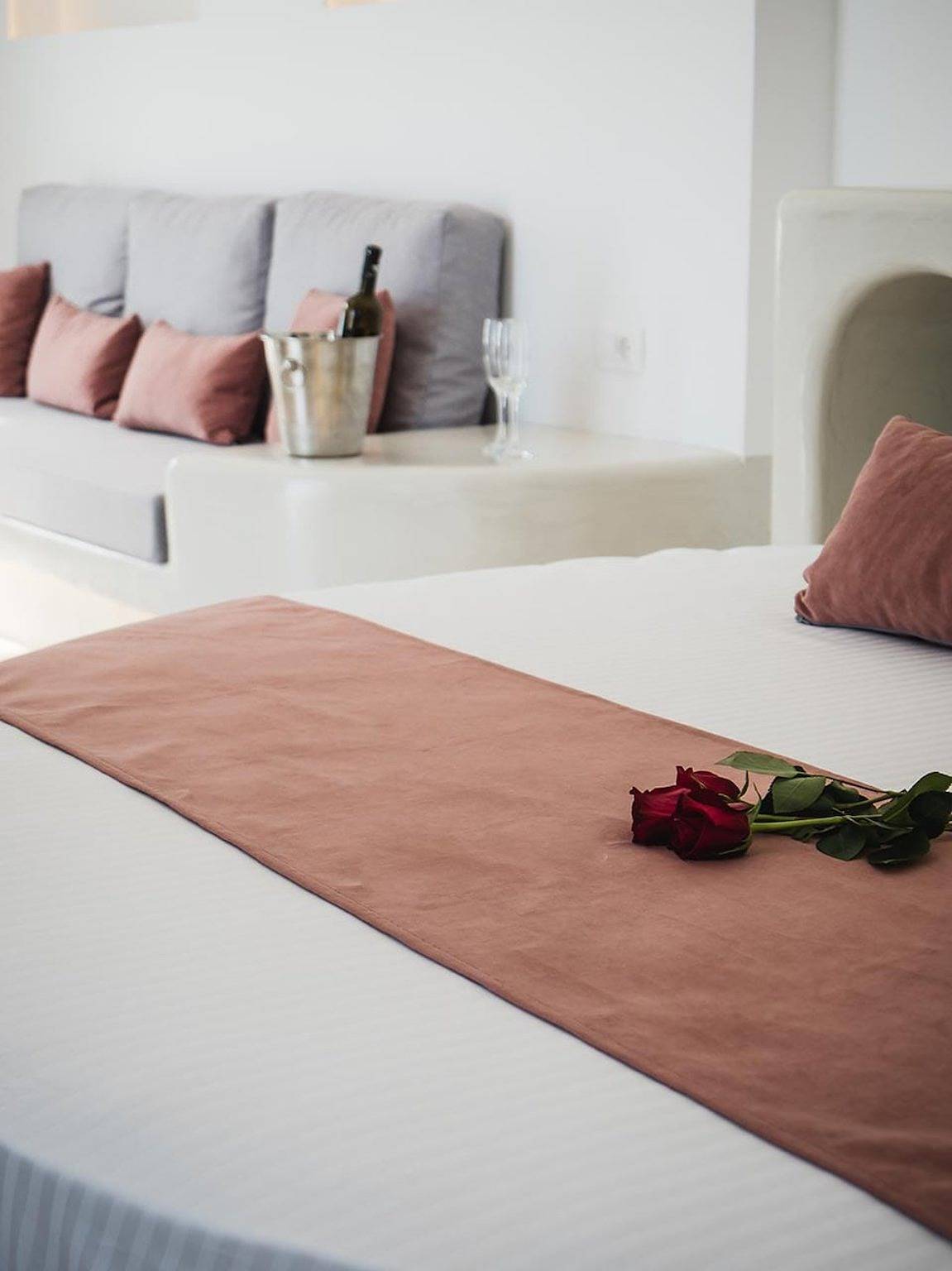Exquisite Santorini Suite | Astra Suite | 1 Bedroom | Private Terrace with Pool in Firostefani, Imerovigli