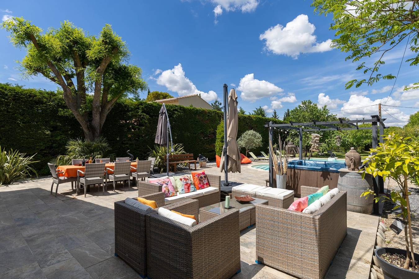 Entre Ciel et Terre • Pool Spa Villa in Le Thor, Vaucluse